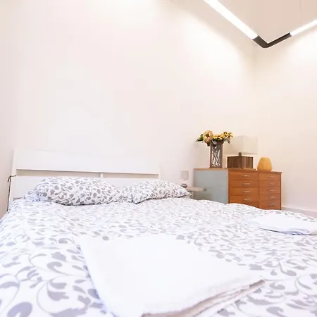 Palazzo Carmine A Due Passi Dall'acquario Affittacamere Genova