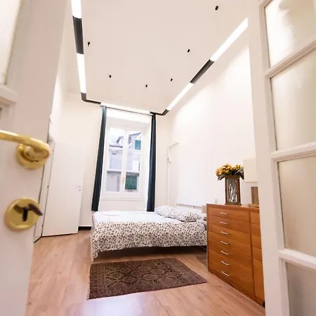 Palazzo Carmine A Due Passi Dall'acquario Affittacamere 3*