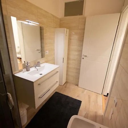 Palazzo Carmine A Due Passi Dall'acquario Affittacamere Genova