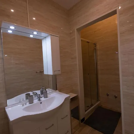 Palazzo Carmine A Due Passi Dall'acquario Affittacamere Genova