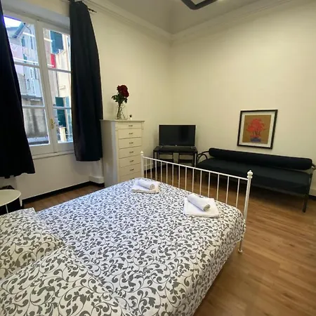 Palazzo Carmine A Due Passi Dall'acquario Affittacamere Genova